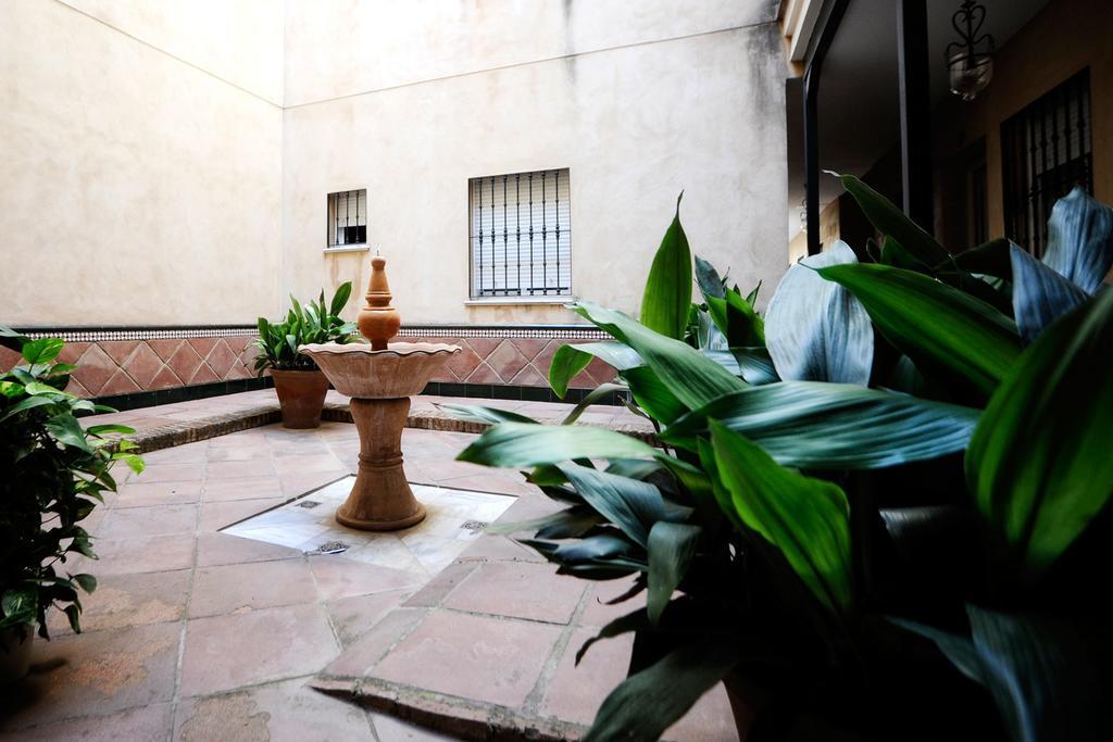 Hsh Suites Corrala Triana Sevilha Exterior foto